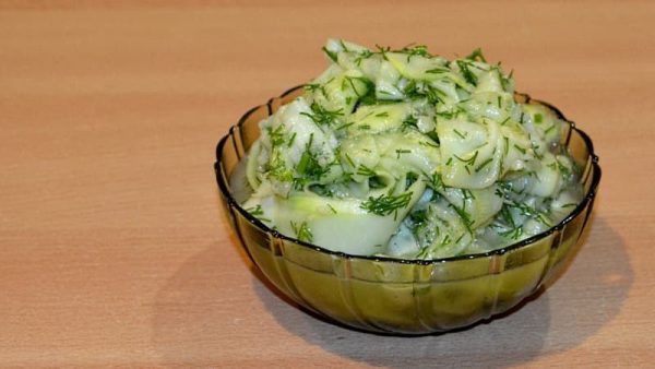 Салат из кабачков в медовом соусе