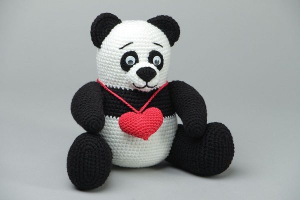 Вязаная панда