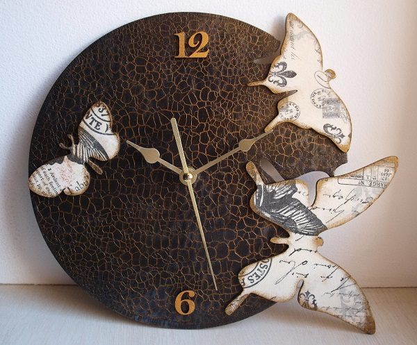 Часы с бабочками