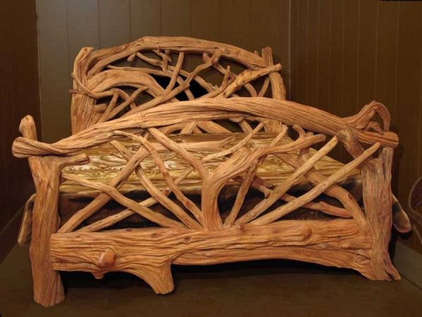 Стильная кровать из дерева
