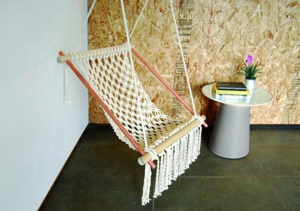 Плетёное кресло